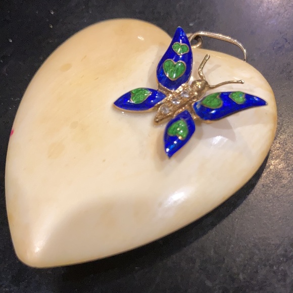 Ivory Heart w Butterfly Enamel Diamond 14k Pendant - Picture 5 of 11